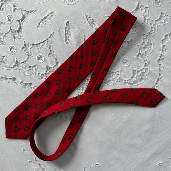 Vintage Jack Wood Ltd. Charlotte Neck Tie Wolf Print Red Wool Blocked in England - Picture 2 of 11